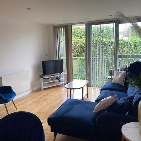 Modern Apartment, Fistral Beach New Quay Extérieur photo