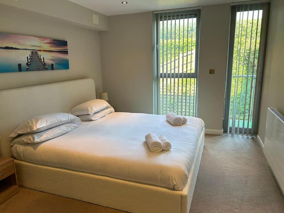 Modern Apartment, Fistral Beach New Quay Extérieur photo