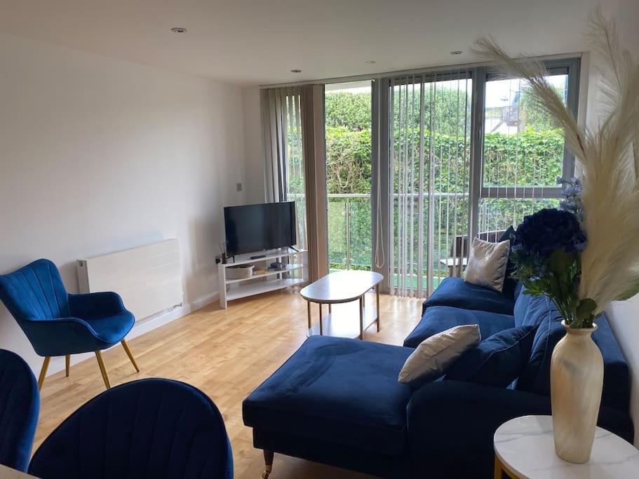 Modern Apartment, Fistral Beach New Quay Extérieur photo