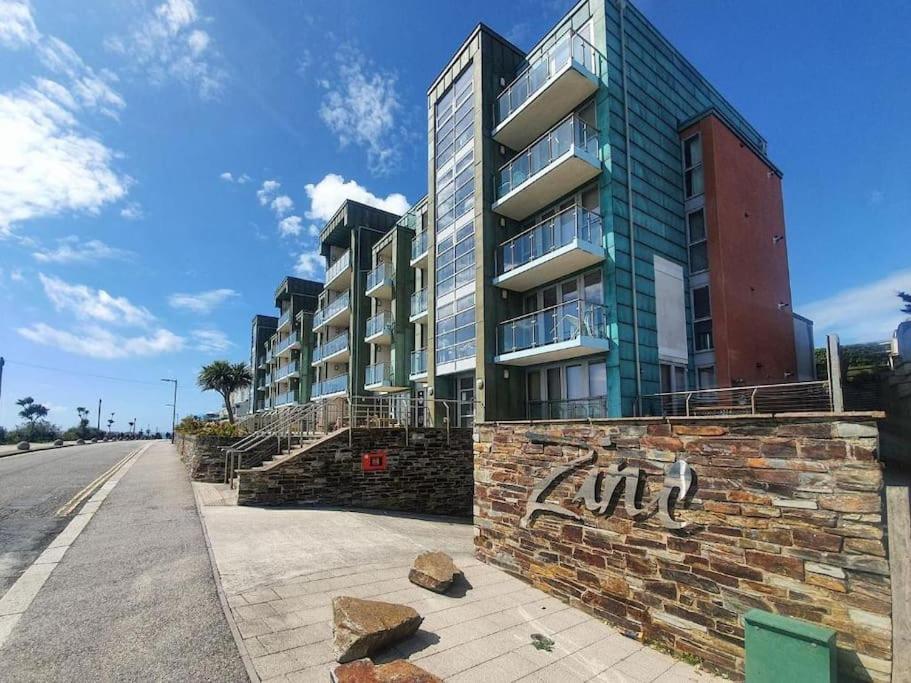 Modern Apartment, Fistral Beach New Quay Extérieur photo