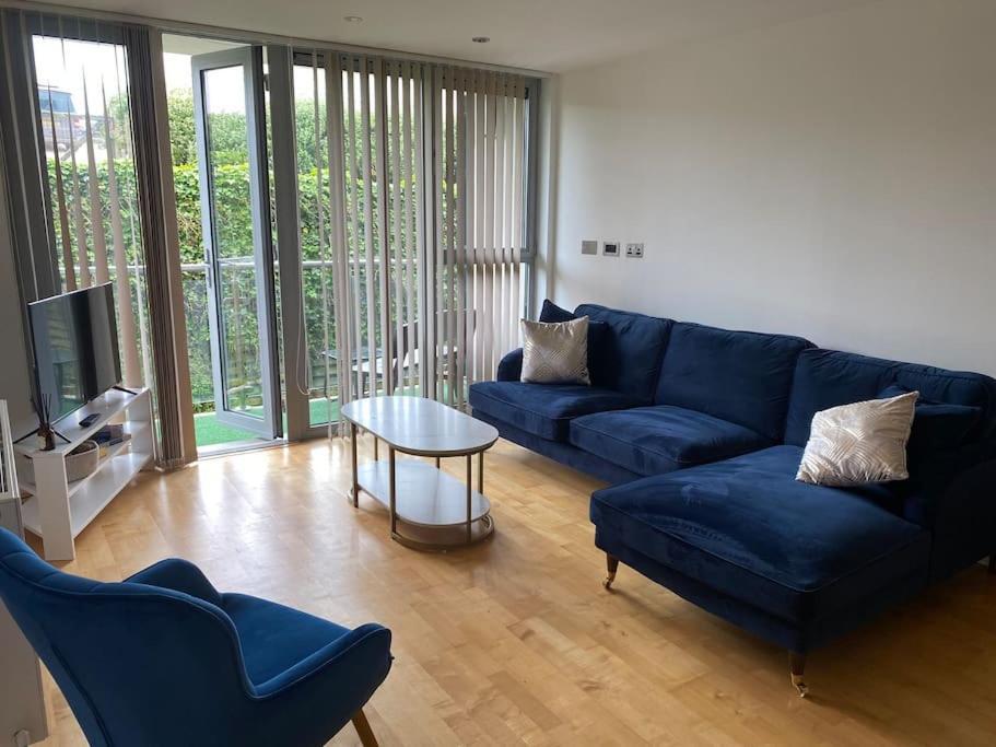 Modern Apartment, Fistral Beach New Quay Extérieur photo